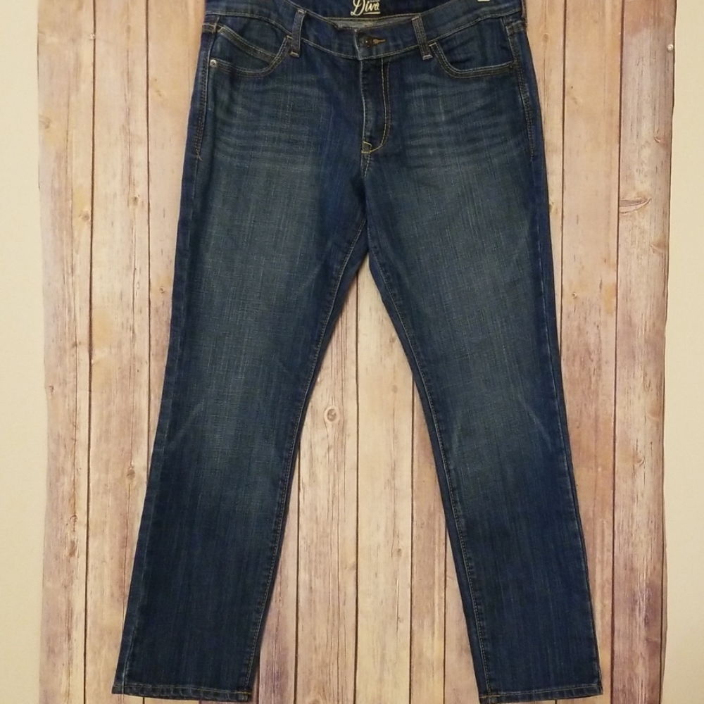 OLD NAVY THE DIVA JEANS SZ 12 SHORT